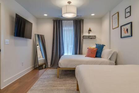 Rooftop Retreat Close To Downtown Nashville
