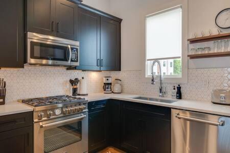 Rooftop Retreat Close To Downtown Nashville