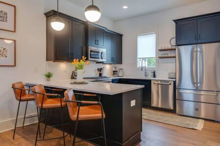 Rooftop Retreat Close To Downtown *