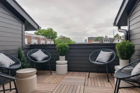 Rooftop Retreat Close To Downtown