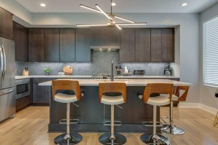 Holiday home The Dublin - Rooftop Views, Peloton & Fire Pit *