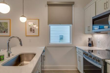 The Laurent - Lively Retreat, Walk To Airy Eateries * Nashville