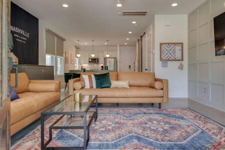 The Laurent - Lively Retreat, Walk To Airy Eateries *