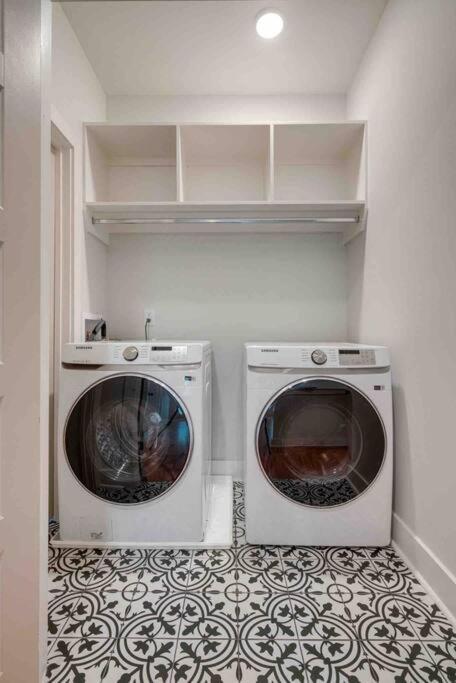 Holiday home Luxurious In The Heart Of Downtown