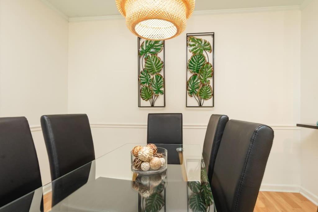 Modern 2br With Optional Parking Near Vanderbilt & Music Row, Walk To Centennial Park & Mins To Broadway