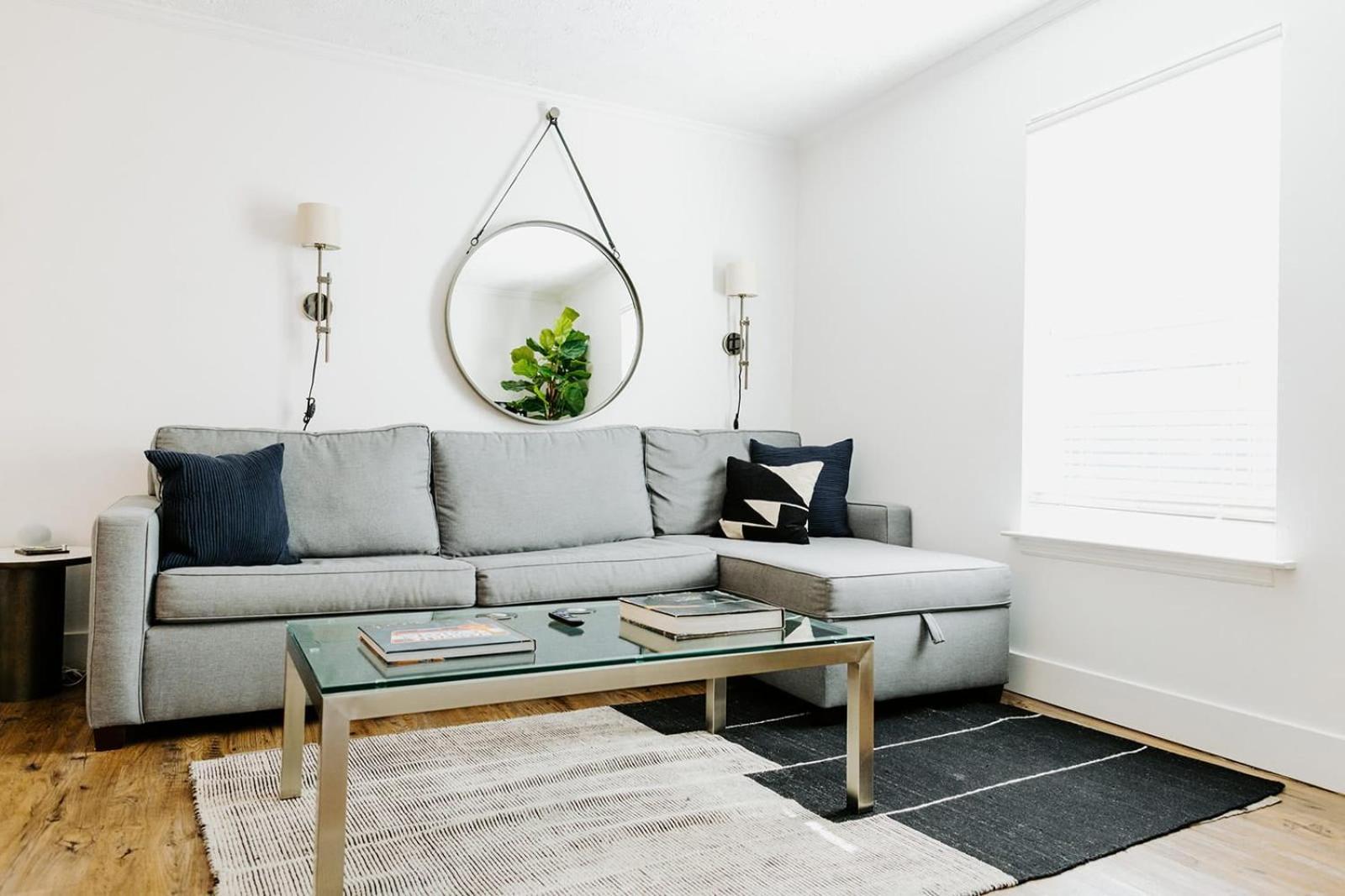 The Vinyl At Music Row - Garden Nashville