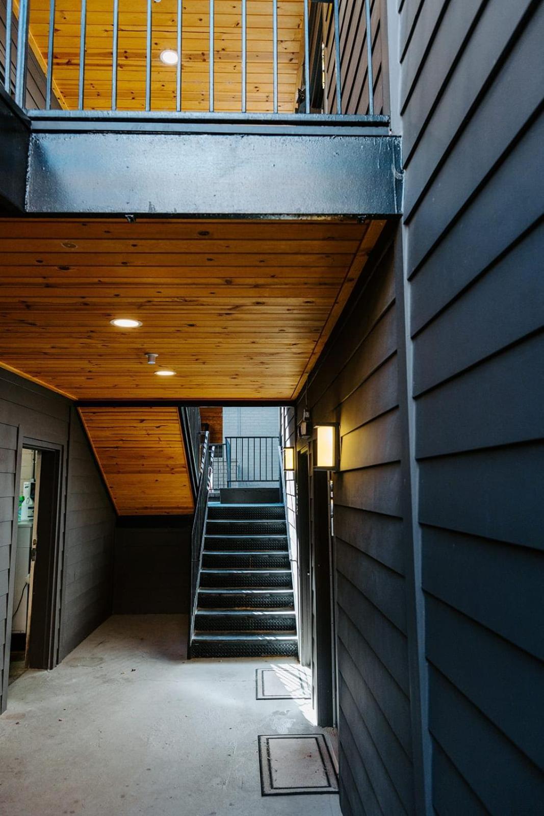 The Vinyl At Music Row - Garden *