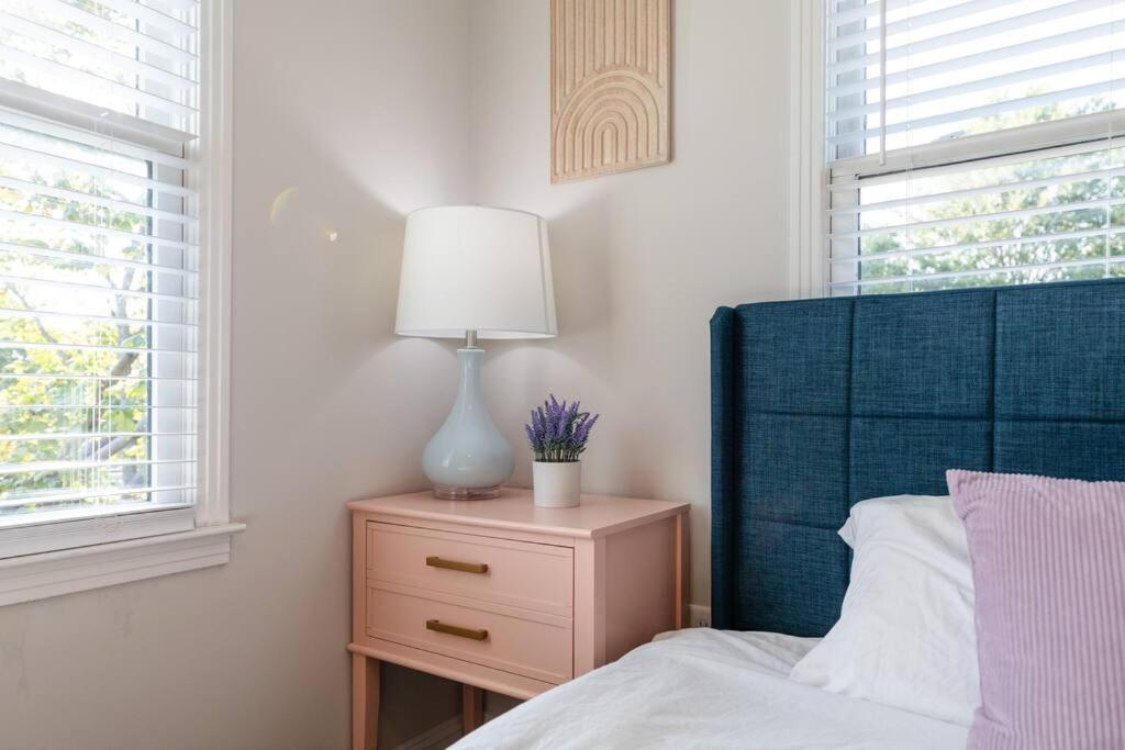 Mins To Broadway With 2 King Beds For Up To 6 Guests And Optional Garage Parking