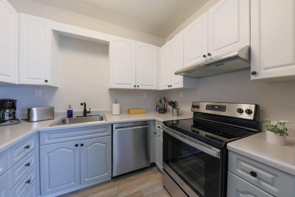 Comfy 1br With King Bed And Optional Parking Near Gulch & Midtown Walk To The Parthenon * Nashville