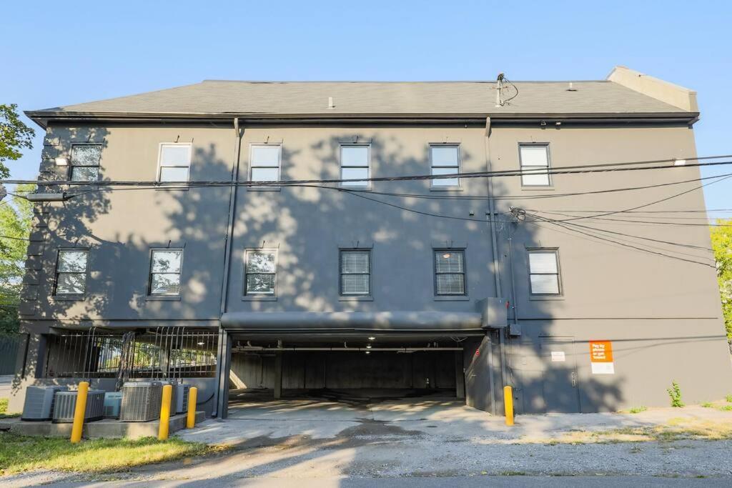 Comfy 1br With King Bed And Optional Parking Near Gulch & Midtown Walk To The Parthenon * Nashville