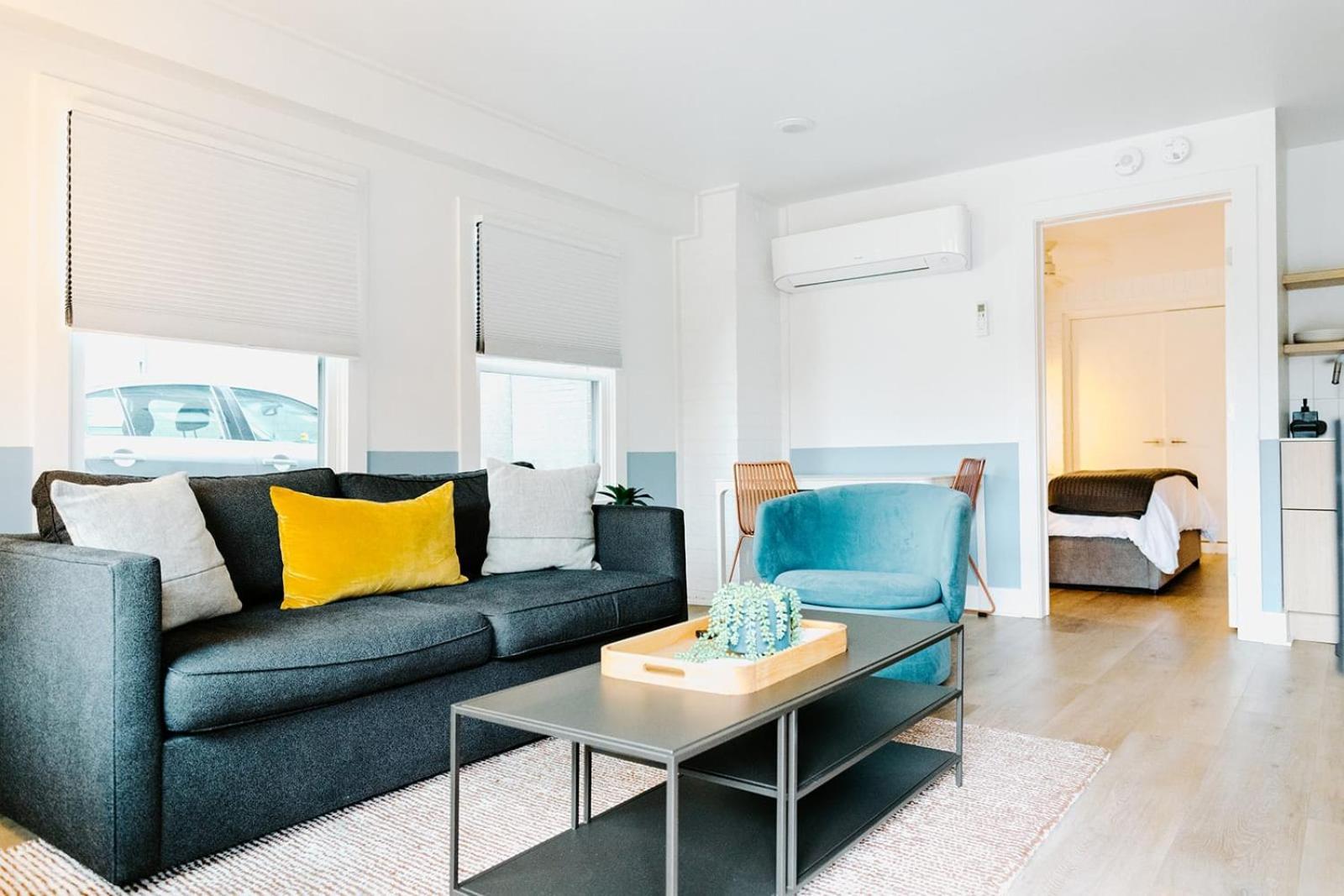 The Vinyl At Music Row Apartment