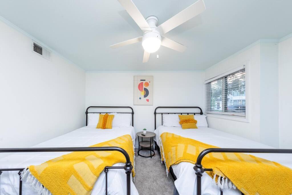 Stylish 2br With Balcony And Optional Parking Near Vanderbilt & Broadway * Nashville