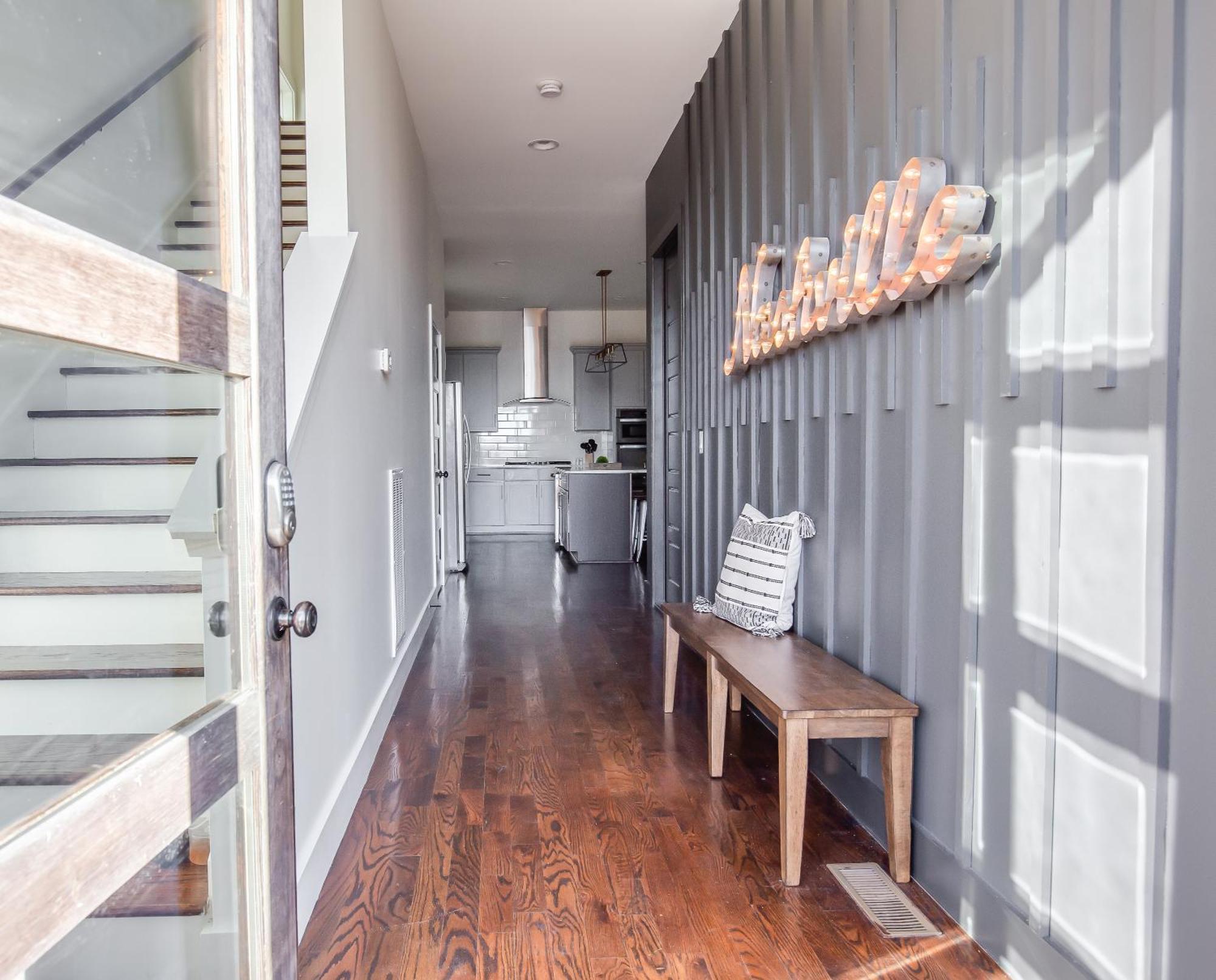 Holiday home Jack Daniels House With Rooftop Golf, Views! 8min To Whiskey Row! Sleeps 10!