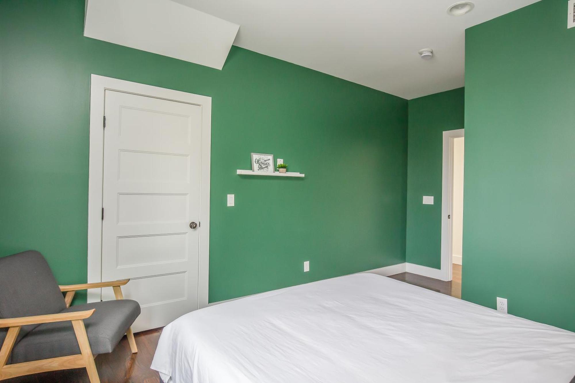 Ole Smoky House With Rooftop Golf And Views! 8min To Whiskey Row! Sleeps 9! Nashville