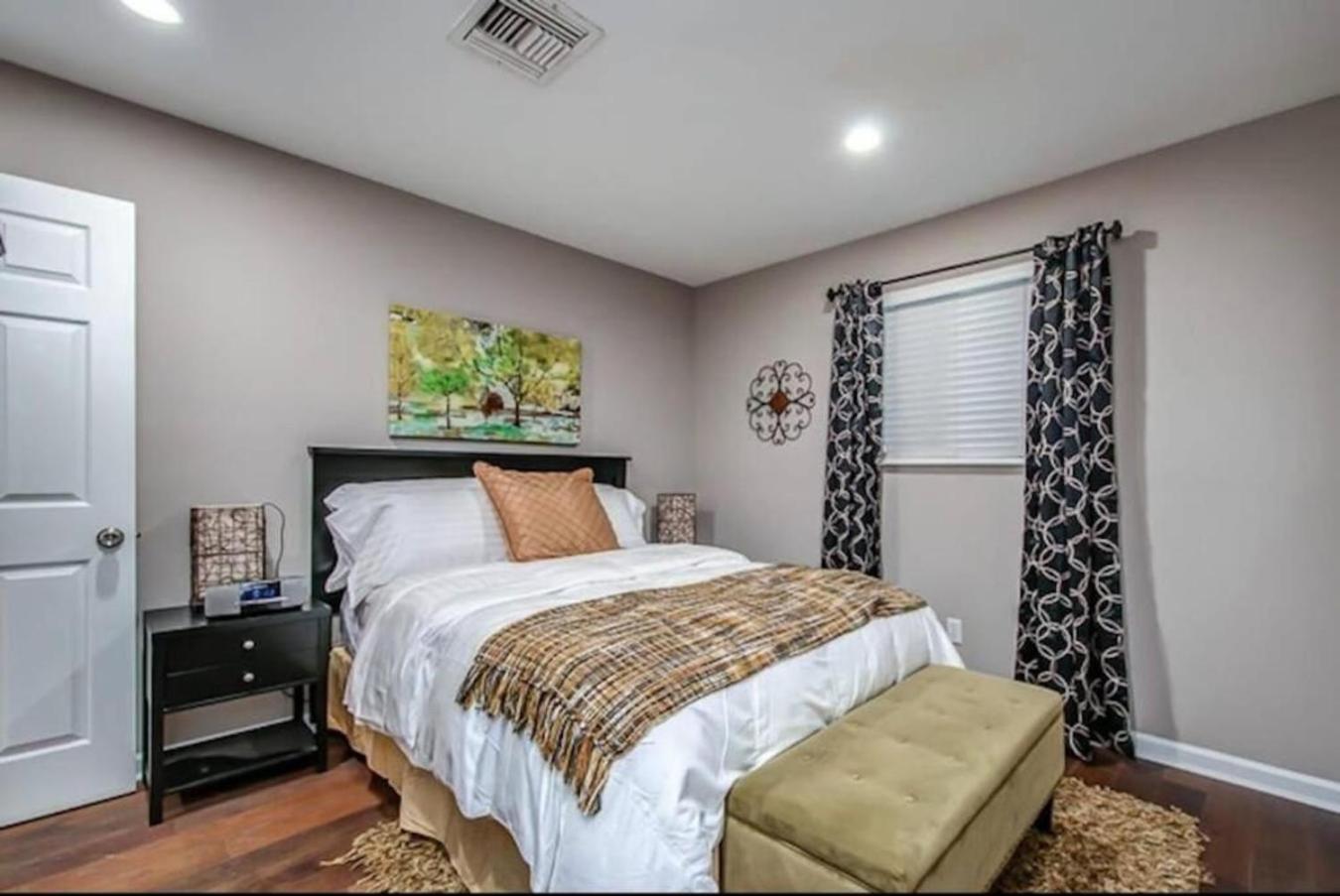 Apartment Downtown Covered Parking Unit 1014