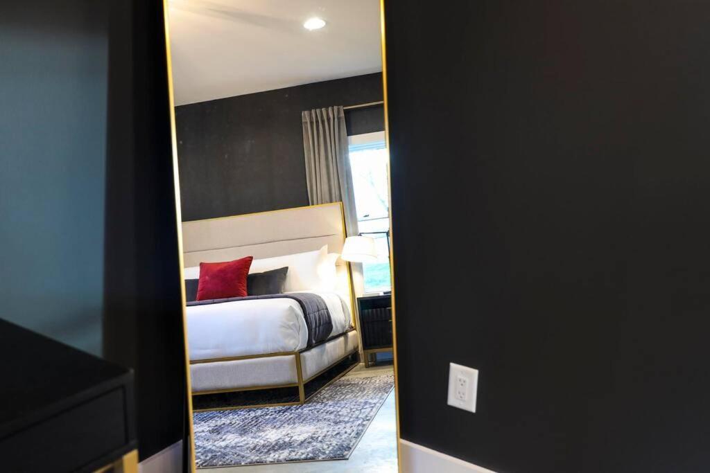 Modern Stunner 5 Min To Dt Hot Tub Rooftop Views Nashville