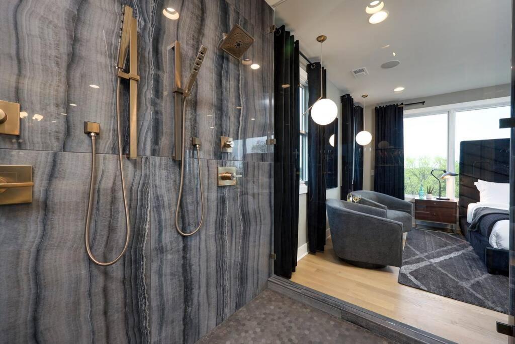 Modern Stunner 5 Min To Dt Hot Tub Rooftop Views