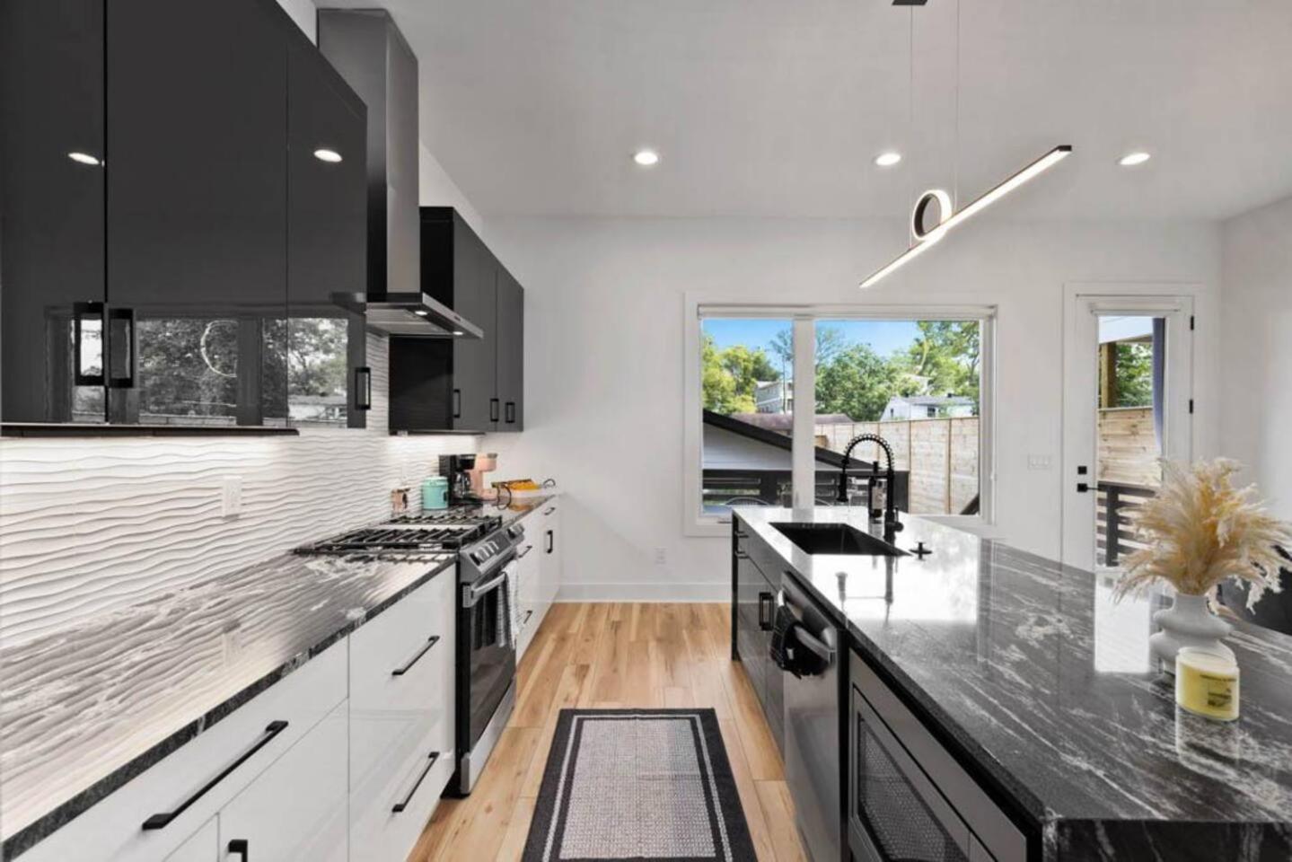 Urban Oasis: Modern Luxury Near Downtown * Nashville