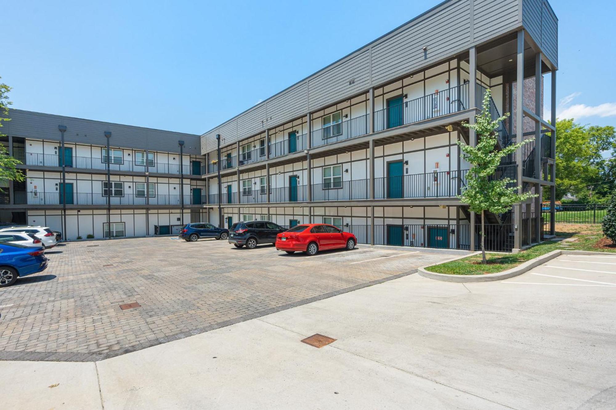 Modern East 3 Miles To Downtown *