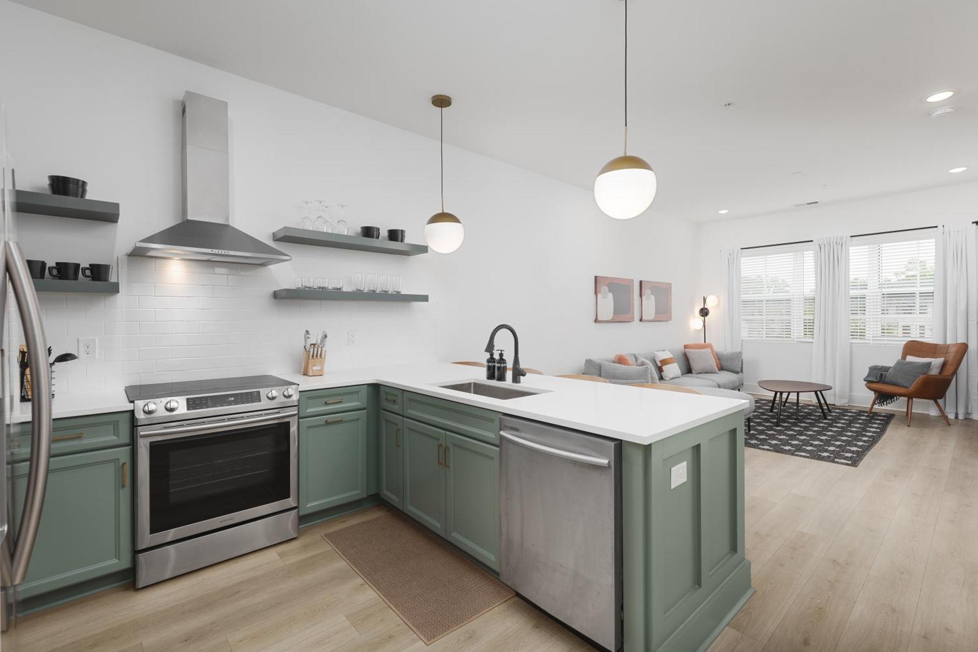 Chic And Cozy Designer 3 Miles To Downtown