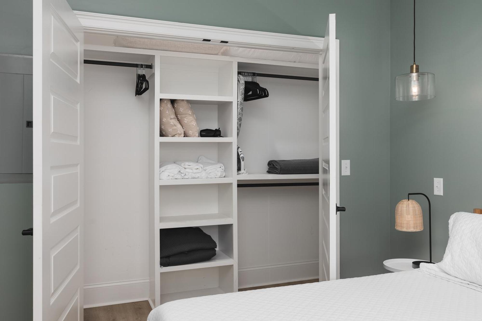 Chic And Cozy Designer 3 Miles To Downtown