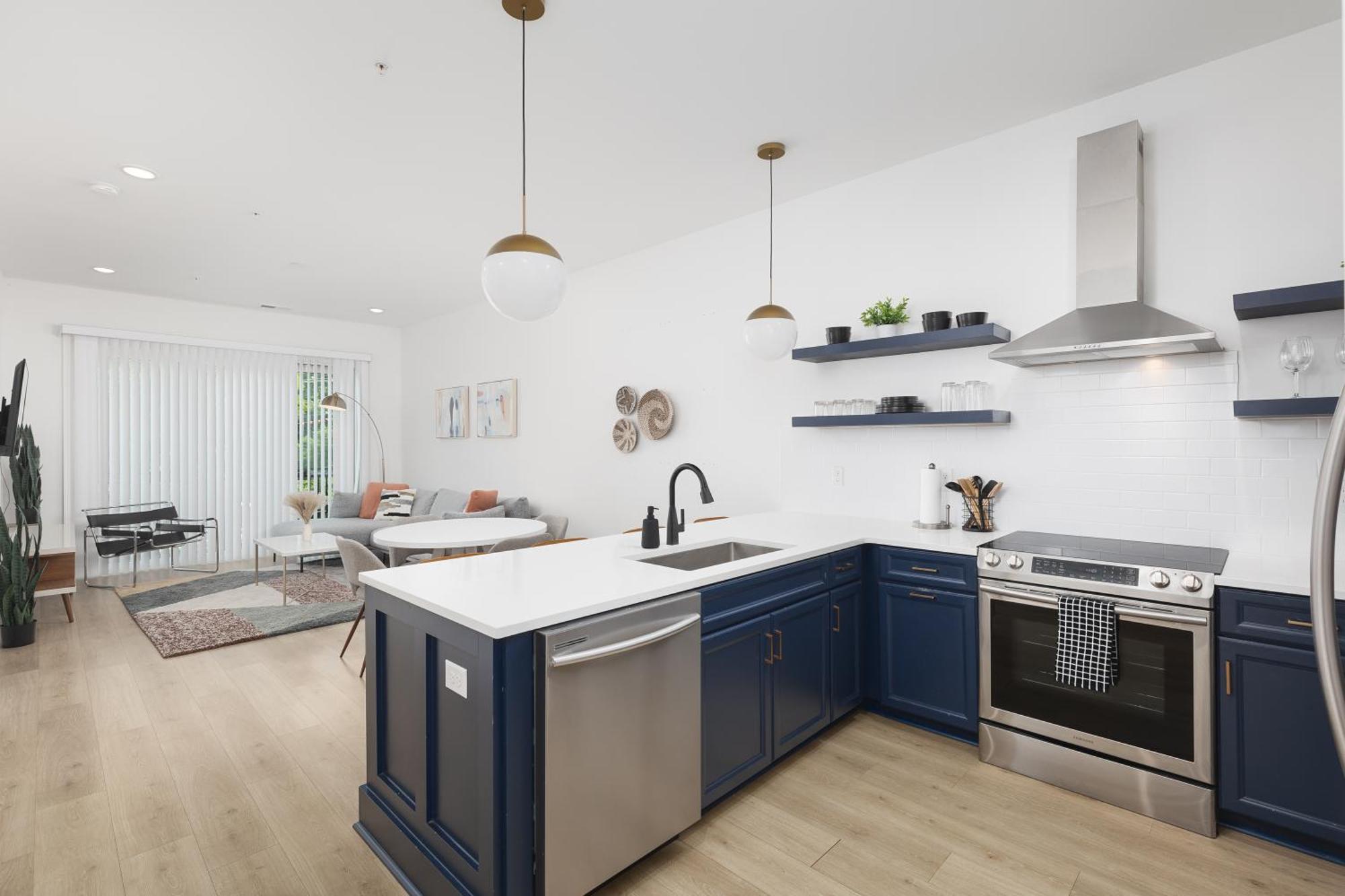 Apartment Modern Spacious With Parking By Downtown Broadway