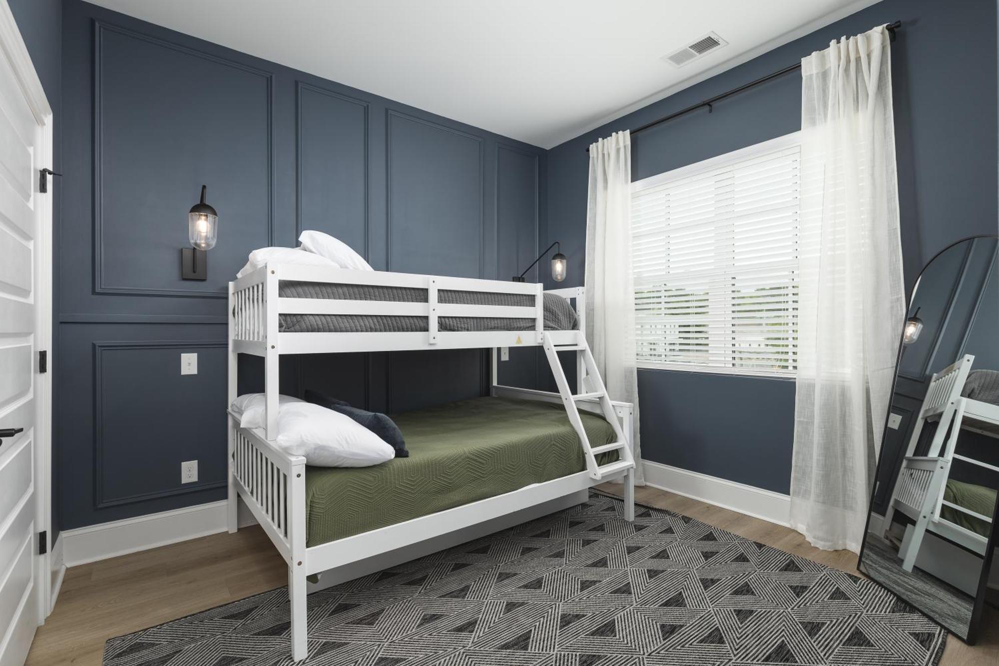 Modern Spacious With Parking By Downtown Broadway *