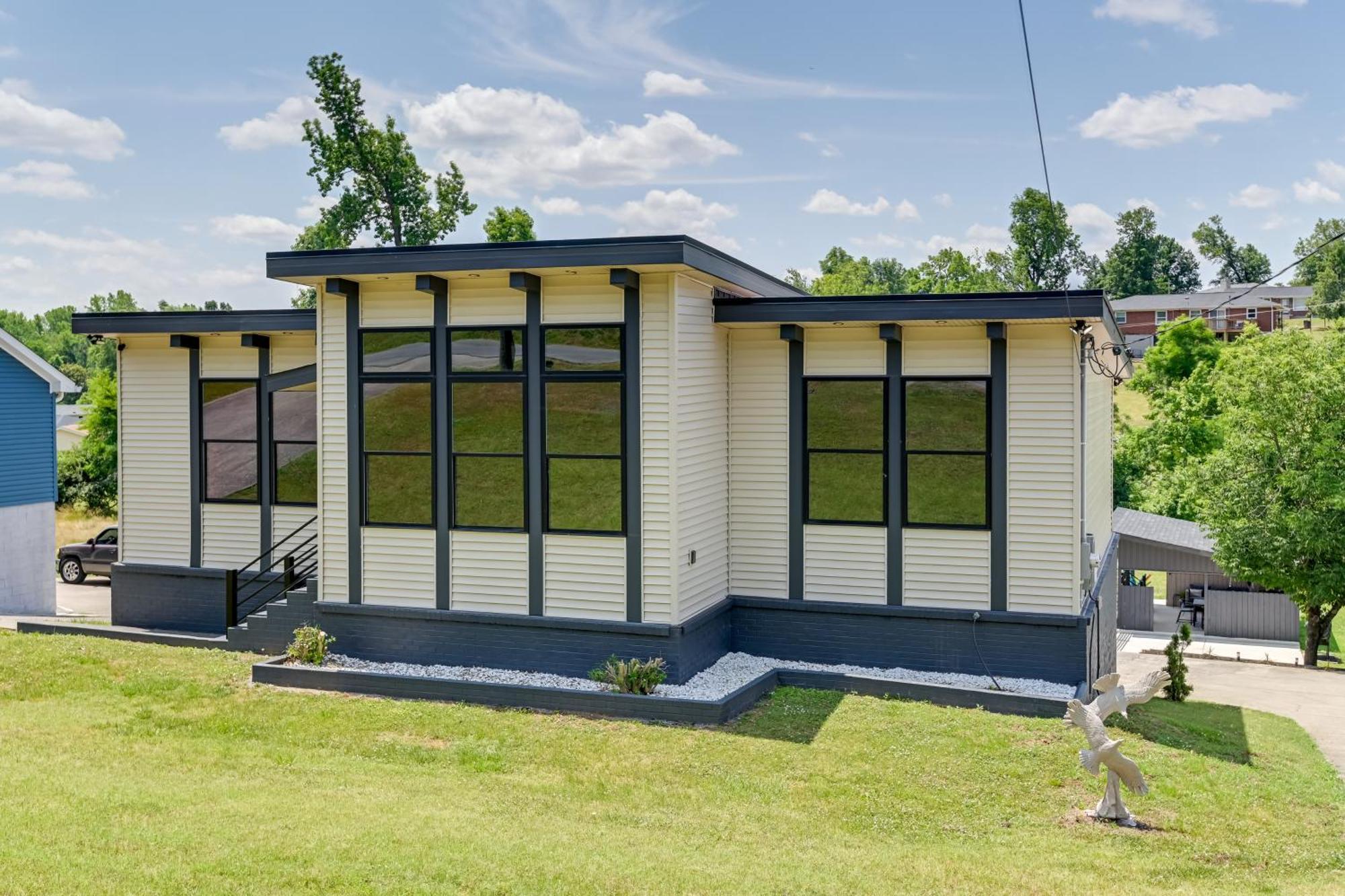 Holiday home With Seasonal Pool Less Than 5 Mi To Dtwn! Nashville