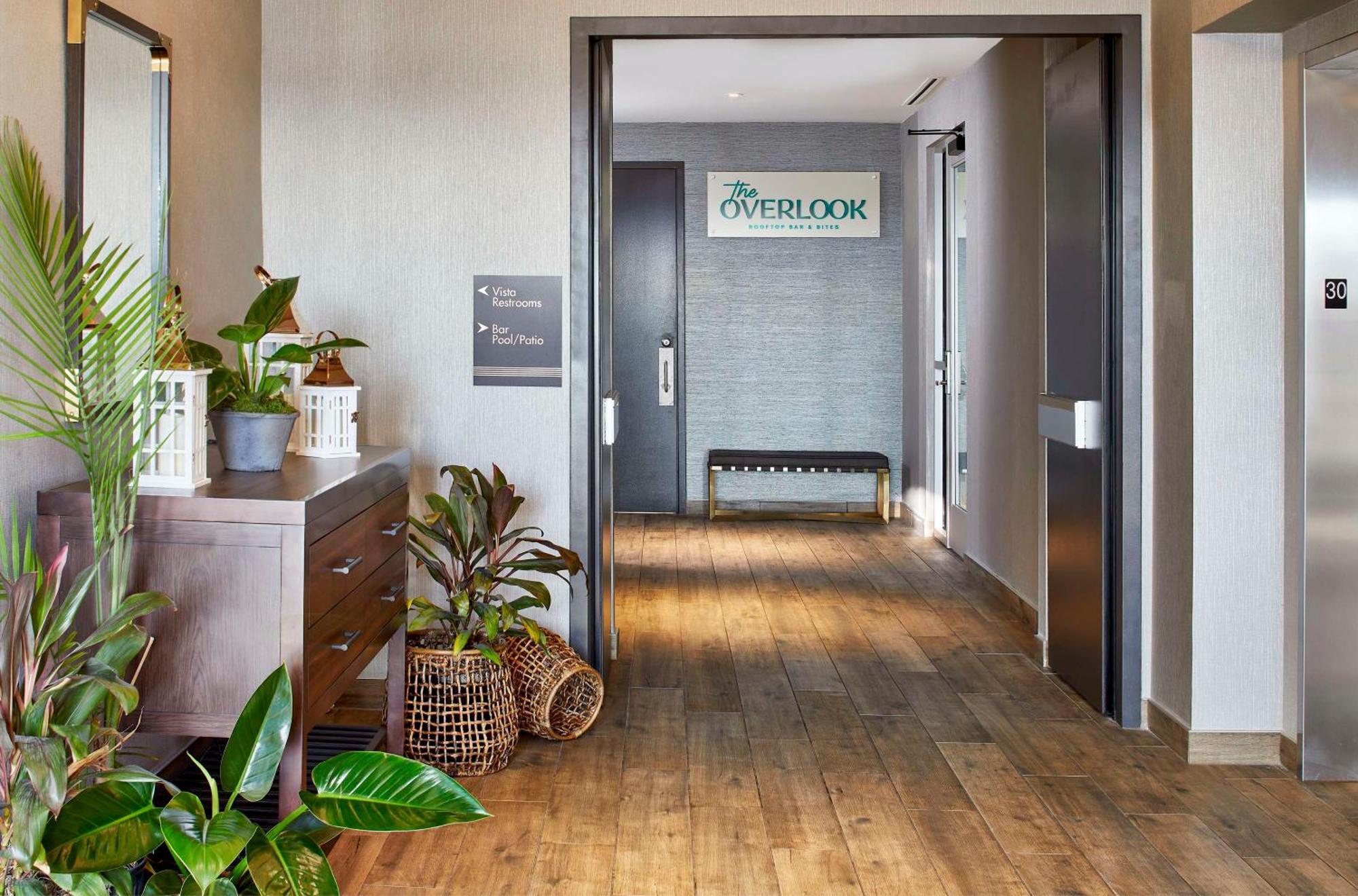 Embassy By Hilton Downtown Nashville