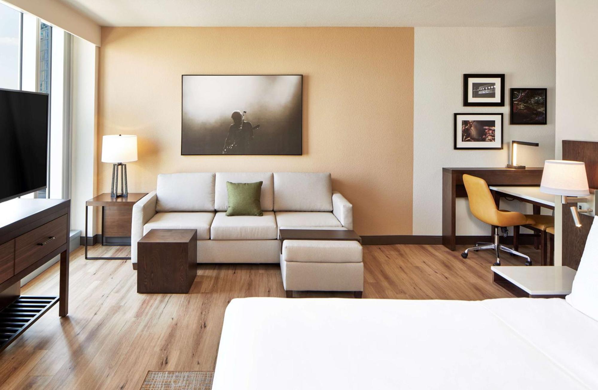 Embassy By Hilton Downtown 4*