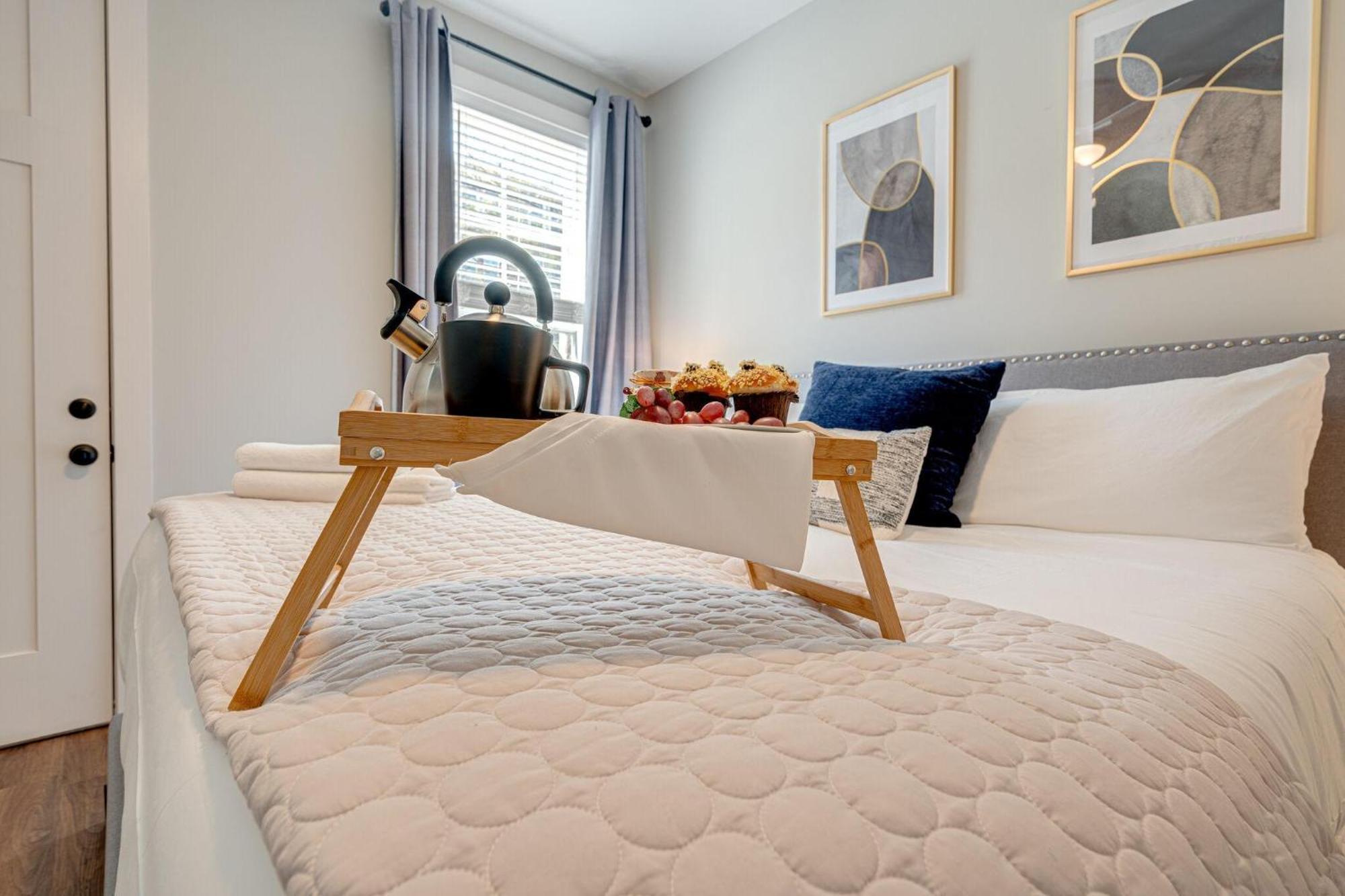 Melrose Melody - 5 Mins To Broadway Holiday home