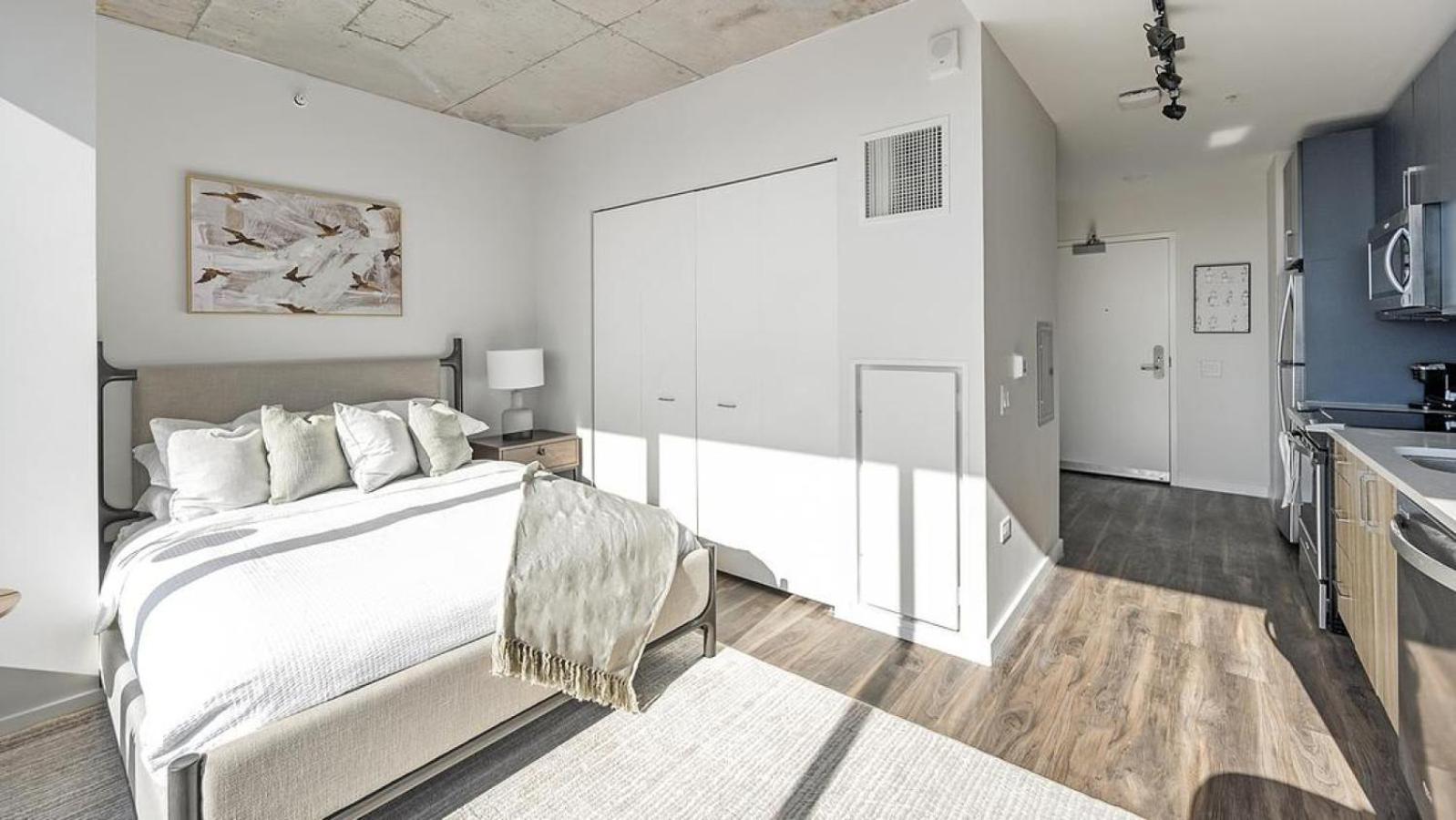 Landing Modern With Amazing Amenities Nashville