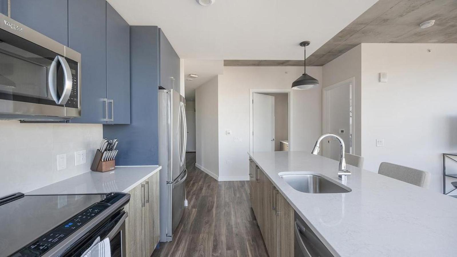 Apartment Landing - Modern With Amazing Amenities