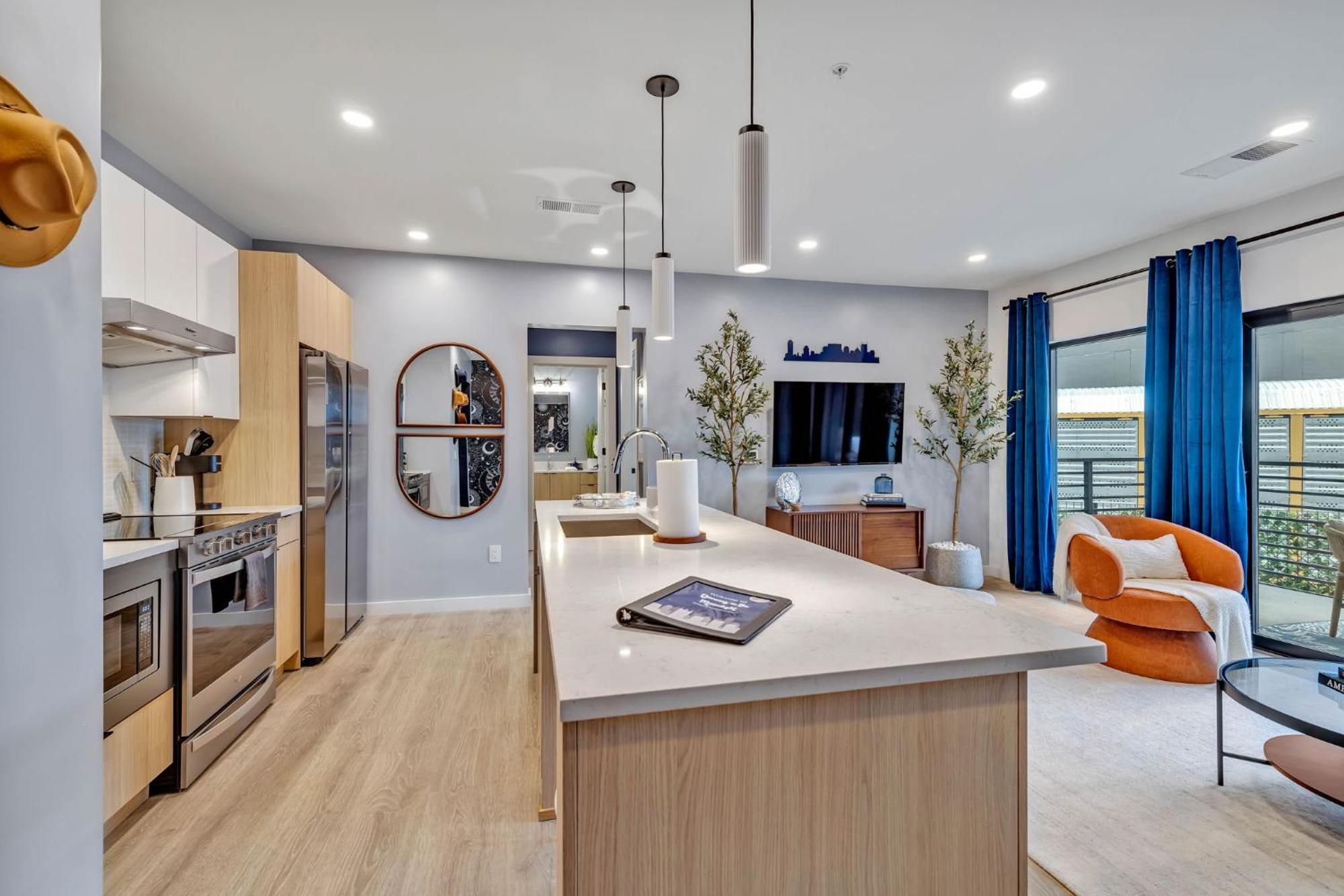 Dancing In The Moonlight In Downtown By Injoy