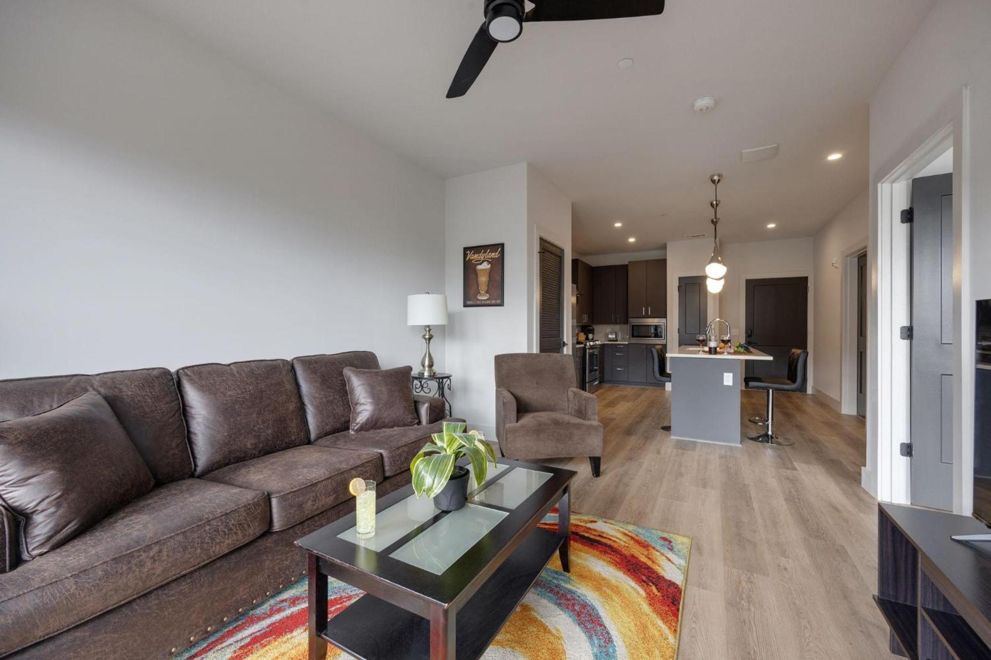 Holiday home Colossus-odyssey-2 Min Walk Vanderbilt Nashville