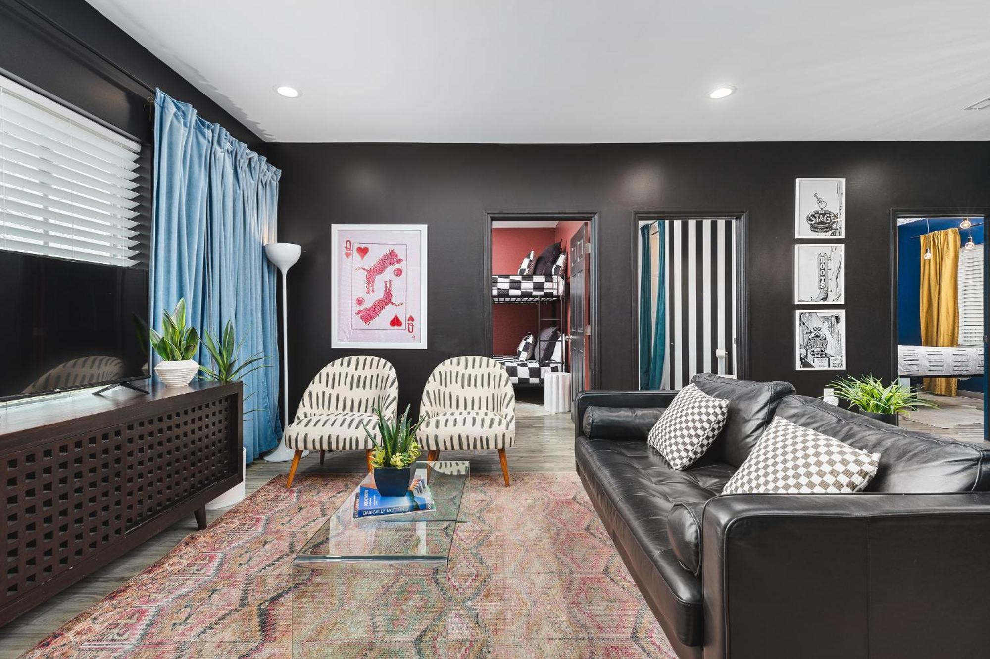 8 Beds 4 Bedroom Walk To Restaurants, Bars And Coffee * Nashville