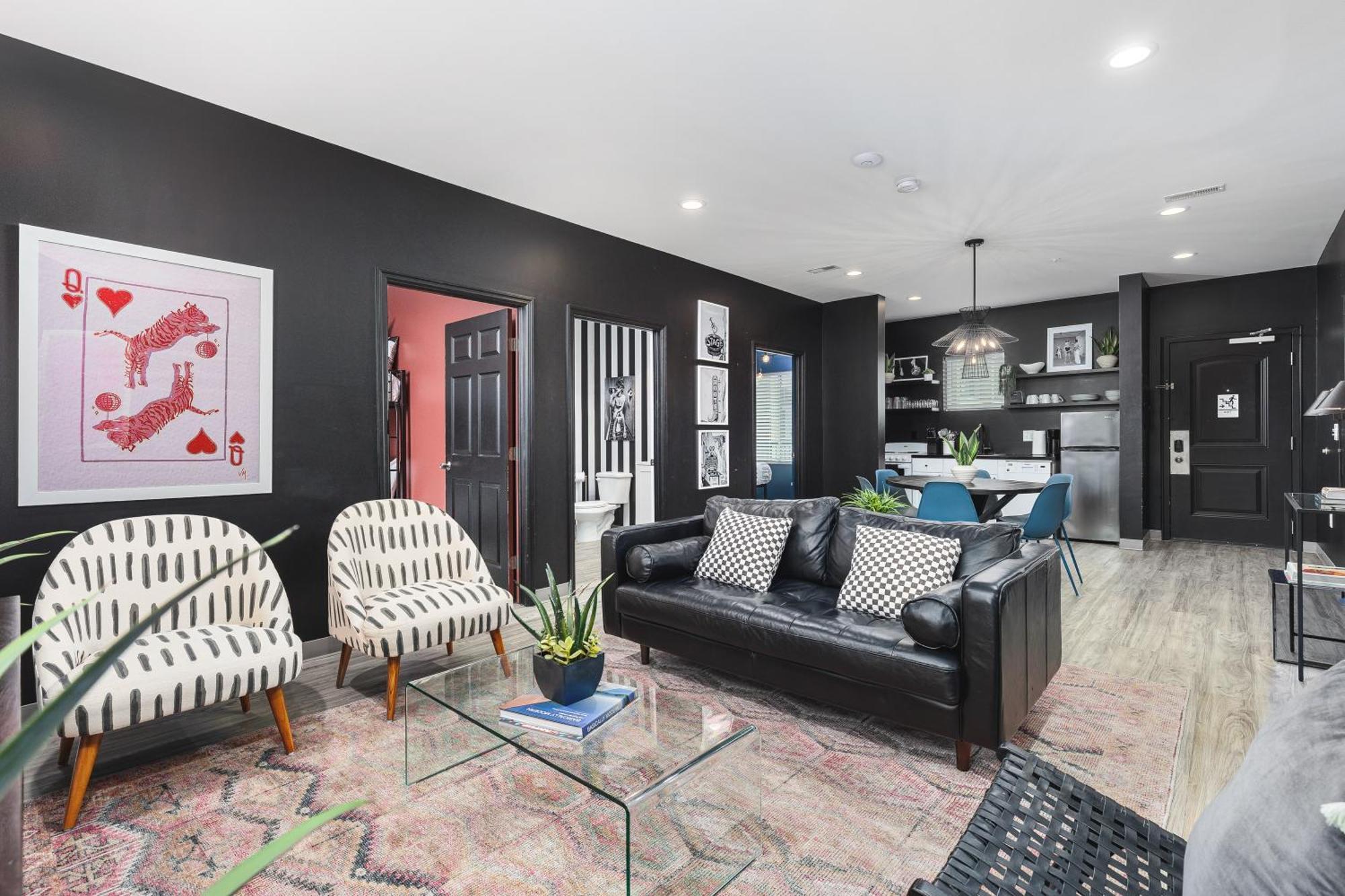 8 Beds 4 Bedroom Walk To Restaurants, Bars And Coffee * Nashville