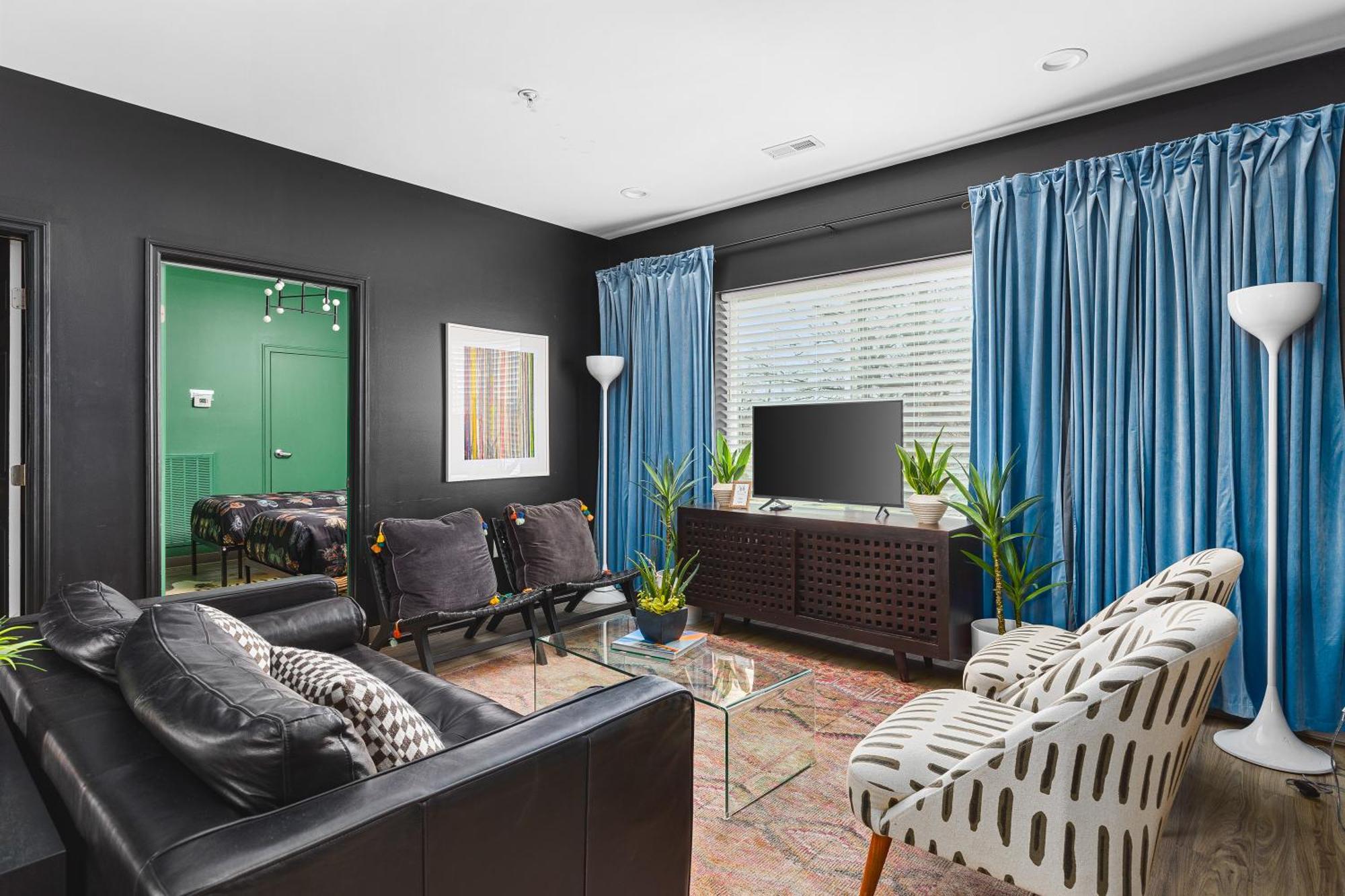 8 Beds 4 Bedroom Walk To Restaurants, Bars And Coffee * Nashville