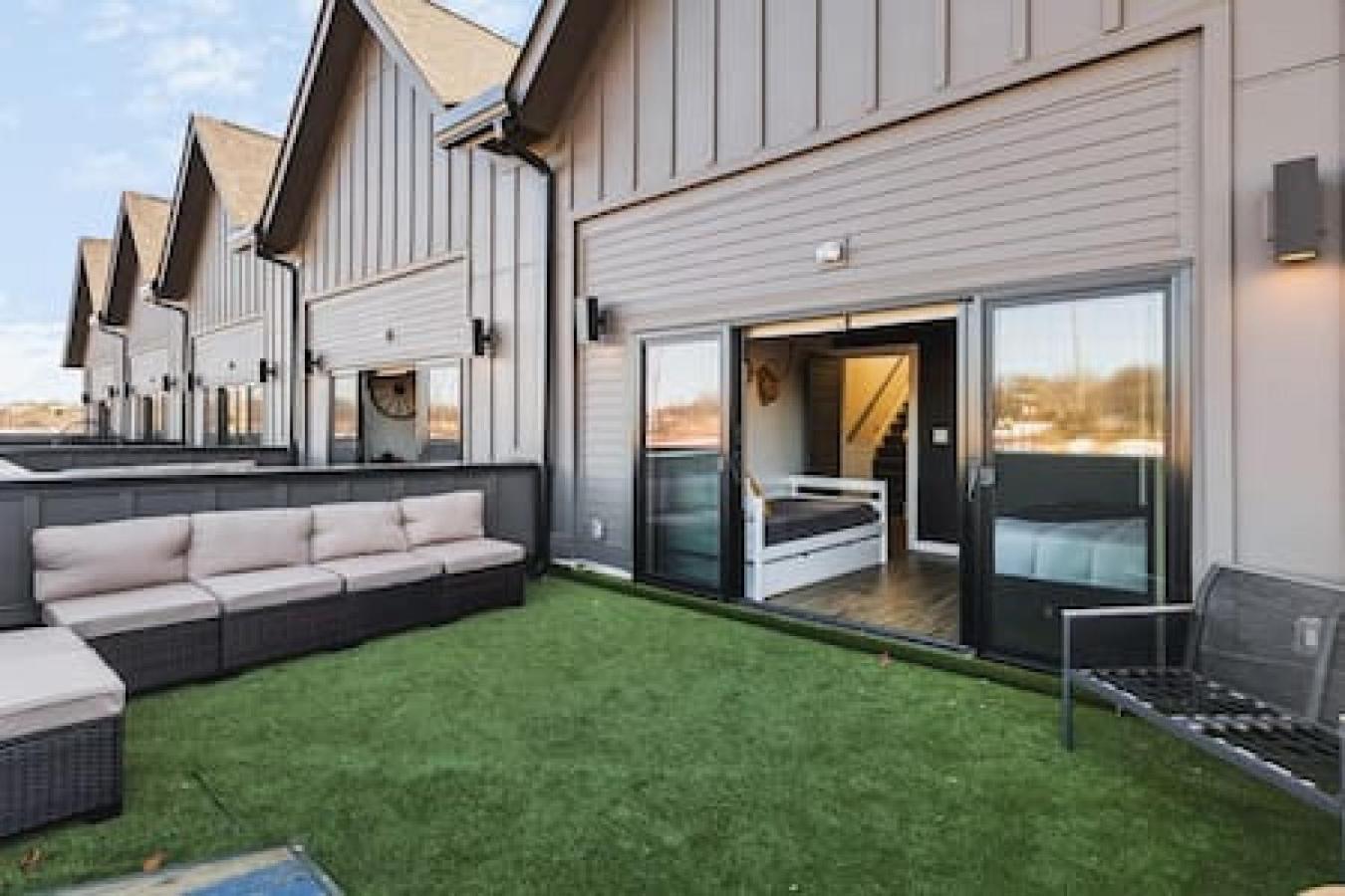 Rooftop Deck Patio And Garage Walk To Restaurants Coffee Brewery
