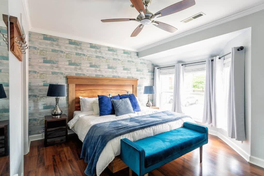 Walk To Broadway Charming Modern Historic Townhome * Nashville