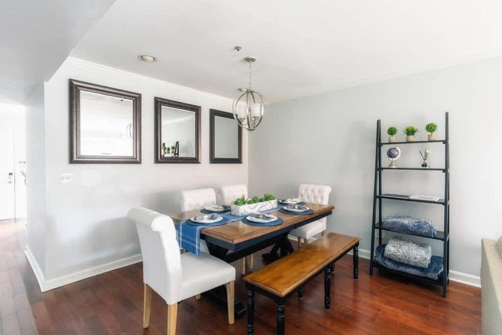 Walk To Broadway Charming Modern Historic Townhome Nashville