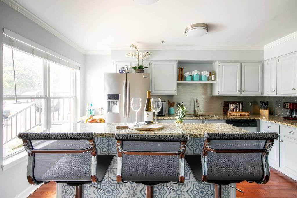 Walk To Broadway Charming Modern Historic Townhome Holiday home Nashville