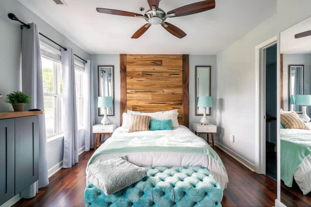 Walk To Broadway Charming Modern Historic Townhome