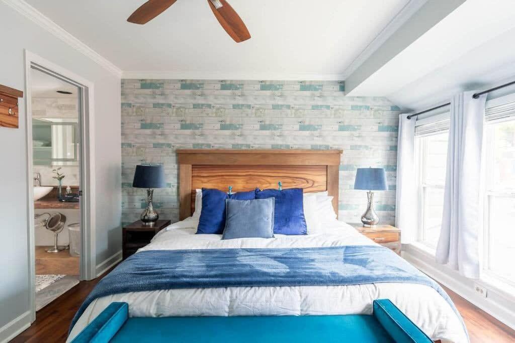 Walk To Broadway Charming Modern Historic Townhome Nashville