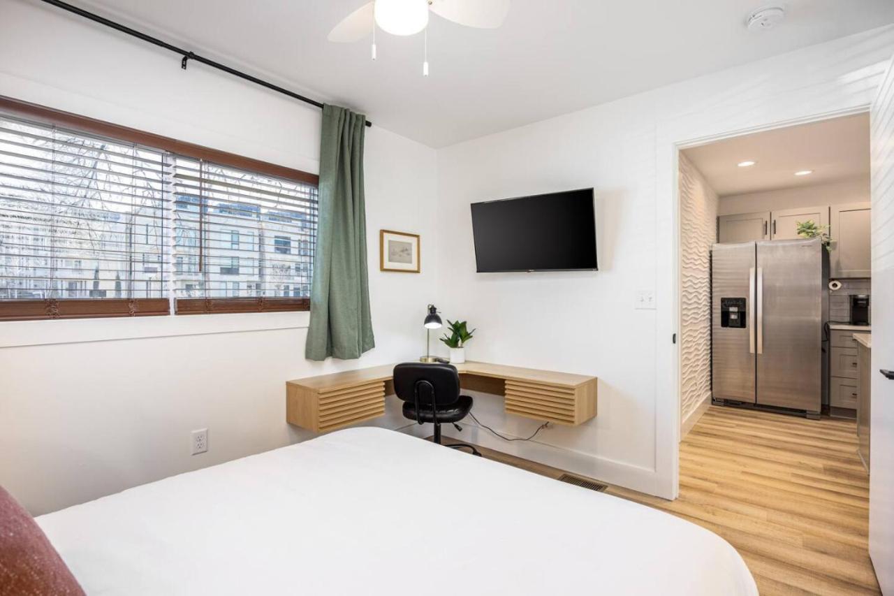 Bright With 3 Beds 2 Bedrooms Walk To Grocery * Nashville