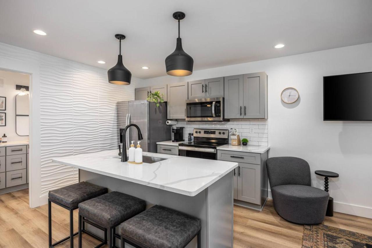 Bright By Vanderbilt And Belmont, 3 Miles To Downtown Apartment Nashville