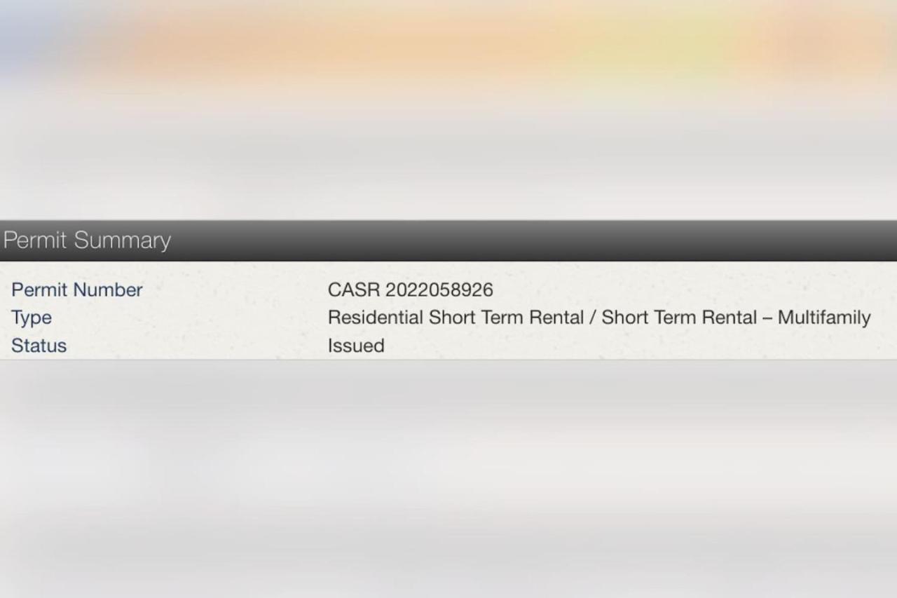 With Rooftop Deck & Garage, 2 Miles To Downtown Broadway