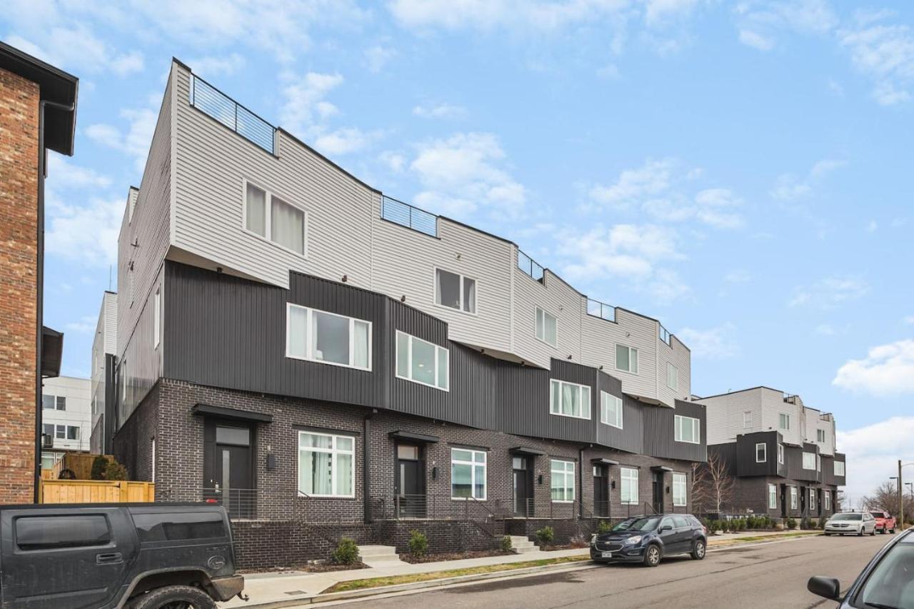 With Rooftop Deck & Garage, 2 Miles To Downtown Broadway