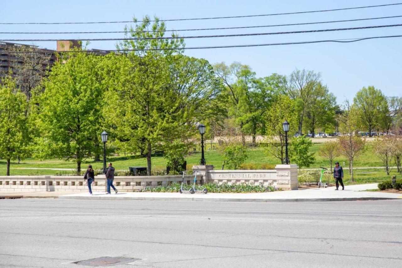 With Rooftop Deck & Garage, 2 Miles To Downtown Broadway Holiday home Nashville