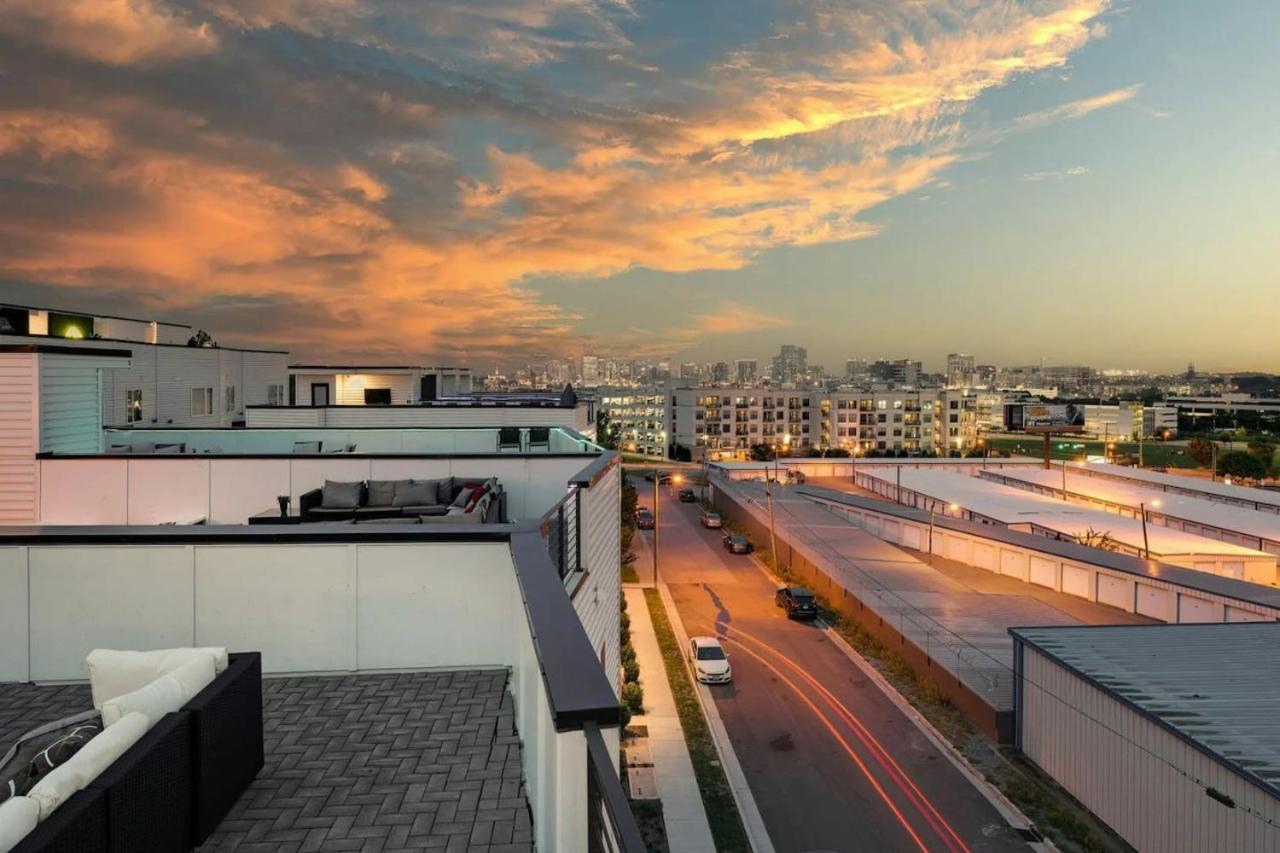 Holiday home With Rooftop Deck & Garage, 2 Miles To Downtown Broadway *